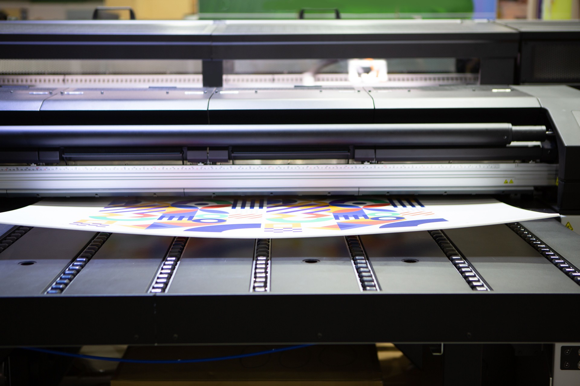Large format latex printer
